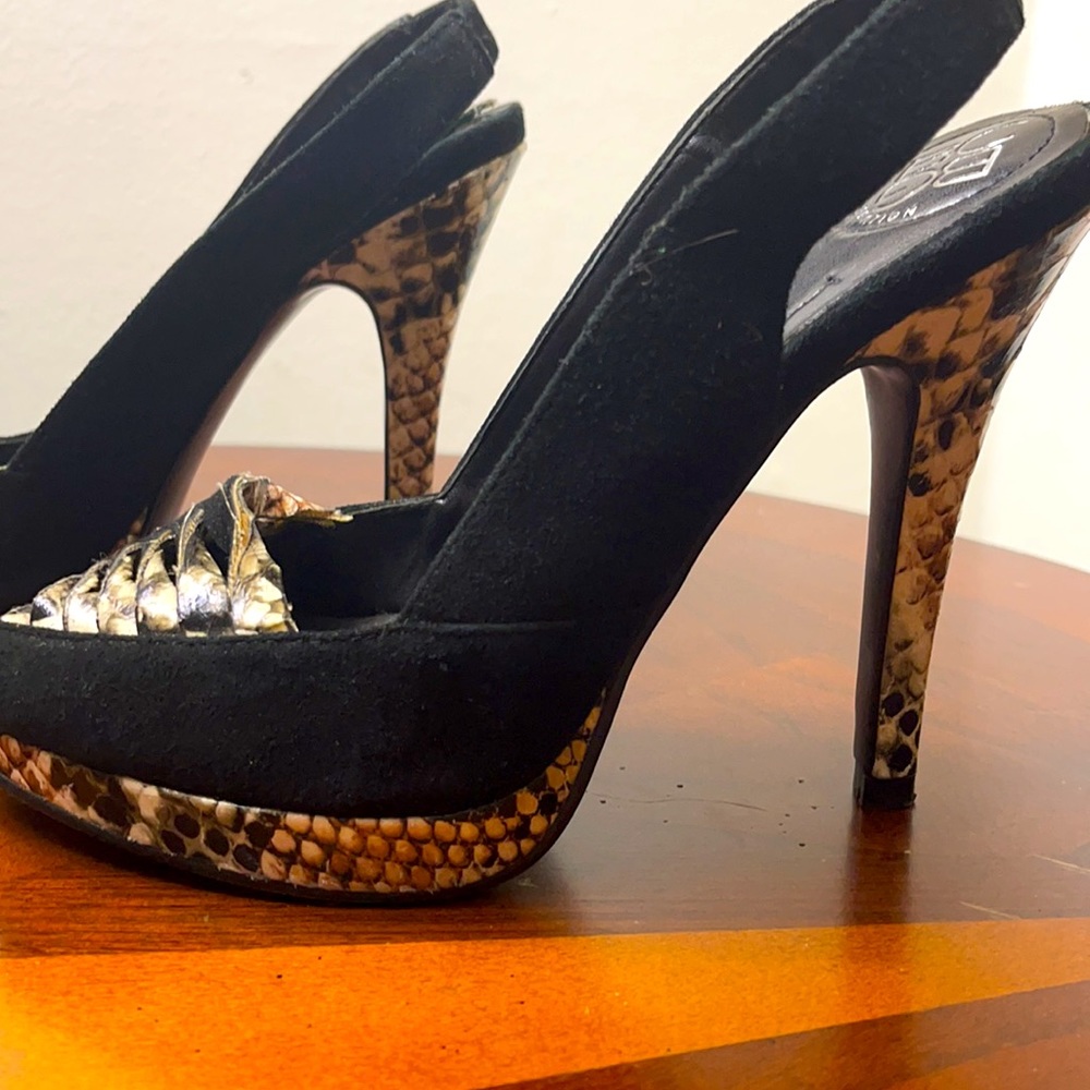 BCBG Generation platform pumps